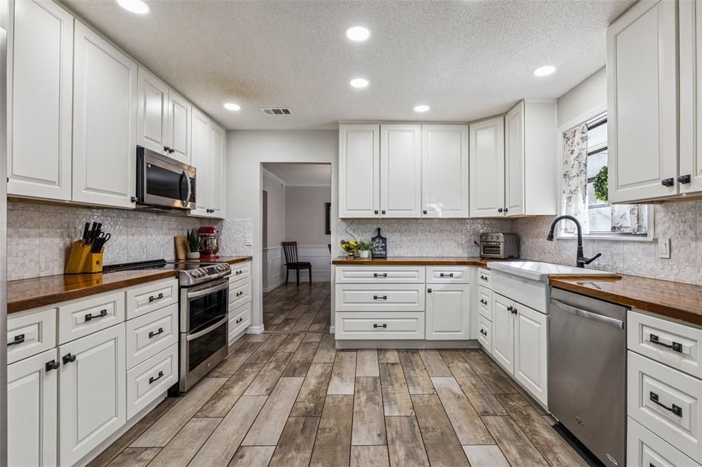 Interior, Kitchen, Recessed Lighting, Wood Texture Flooring