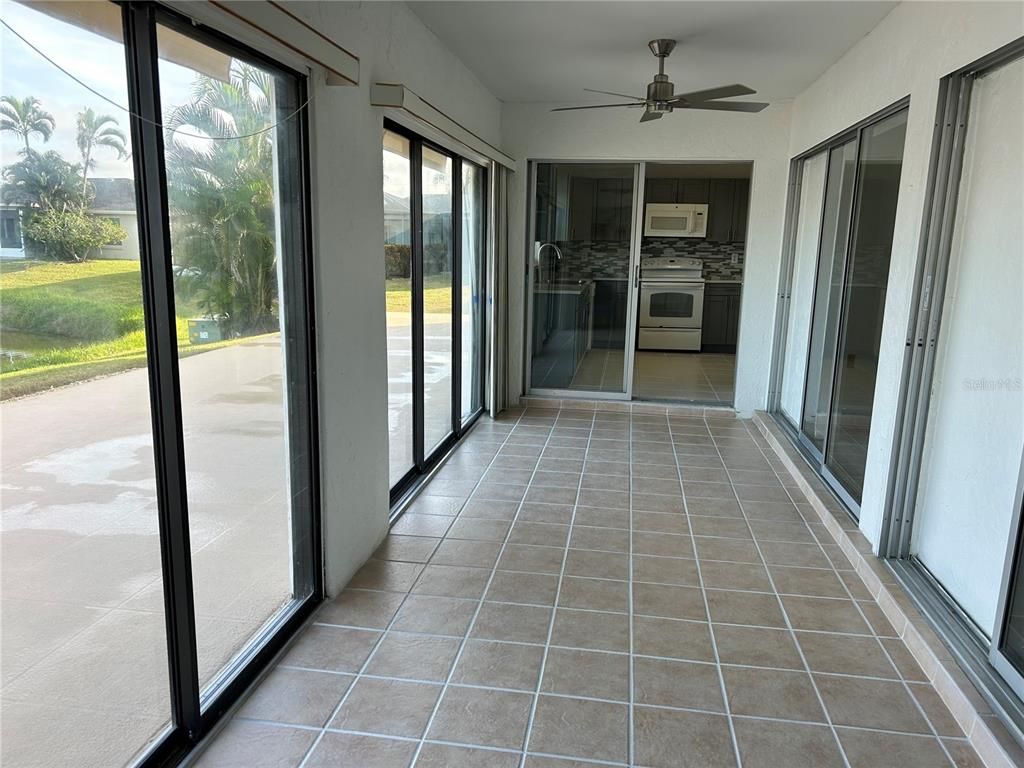 Empty room, Interior, Sun Room