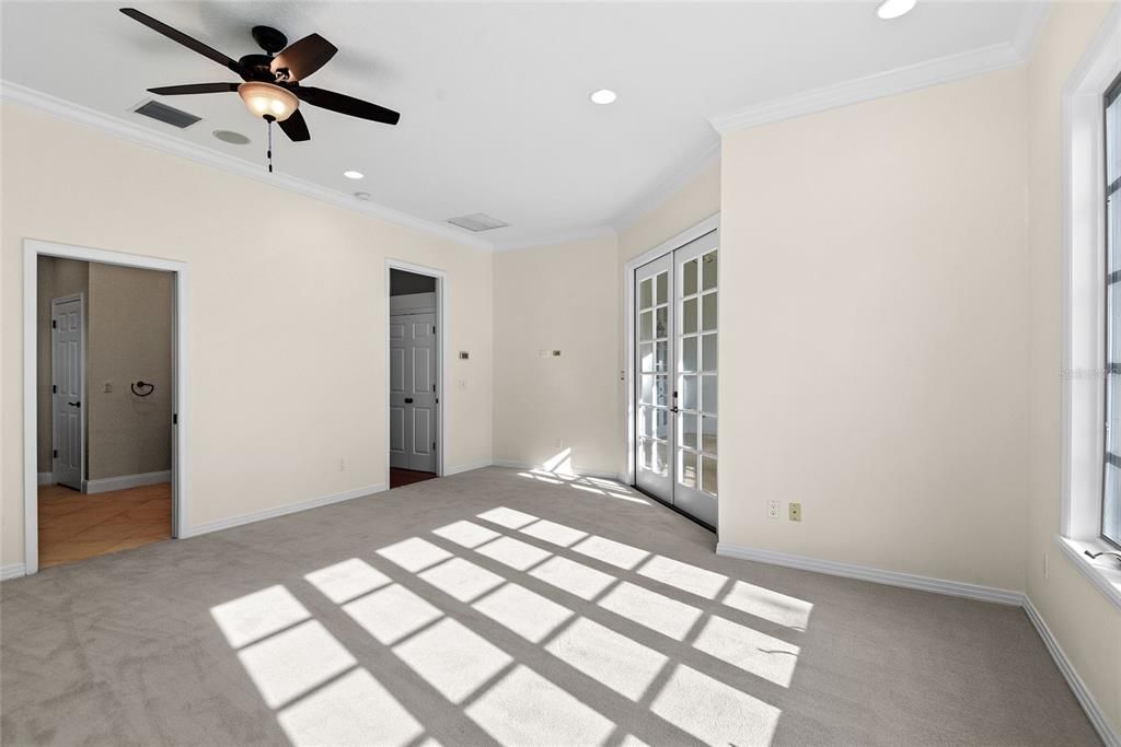 Empty room, Interior, Recessed Lighting