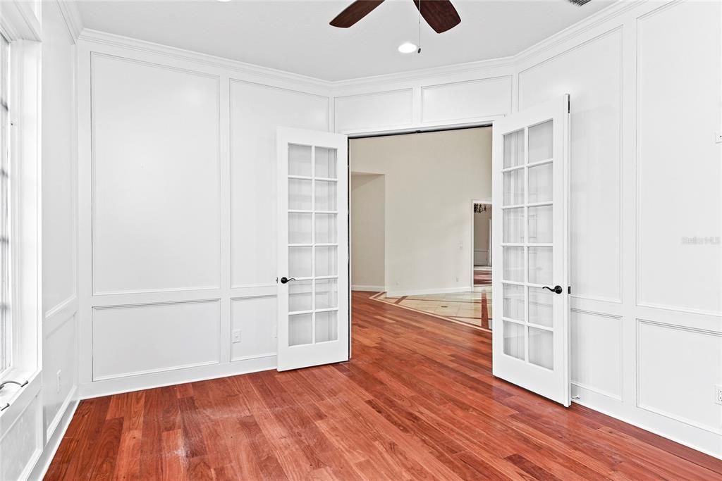 Empty room, Interior, Recessed Lighting, Walk-in Closets, Wood Texture Flooring