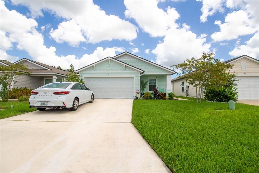 Attached, Exterior, Facade, Ranch