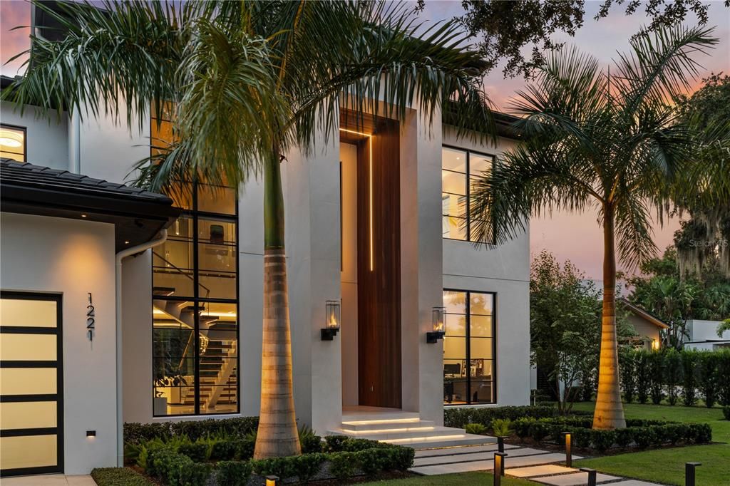 Backyard, Exterior, Facade, Modern