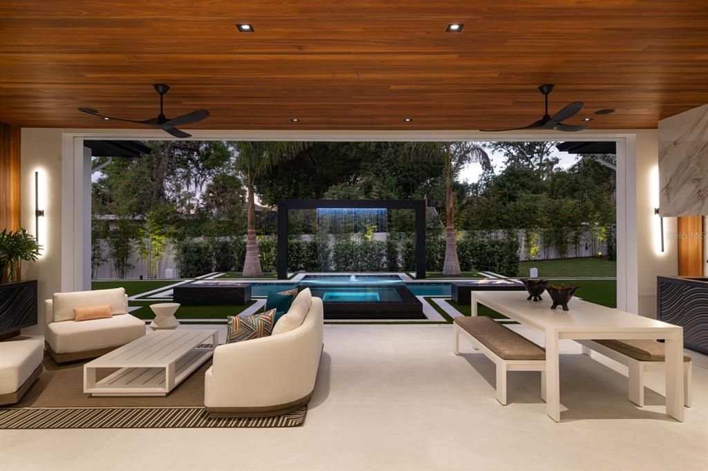 Exterior, Living room, Pool, Recessed Lighting