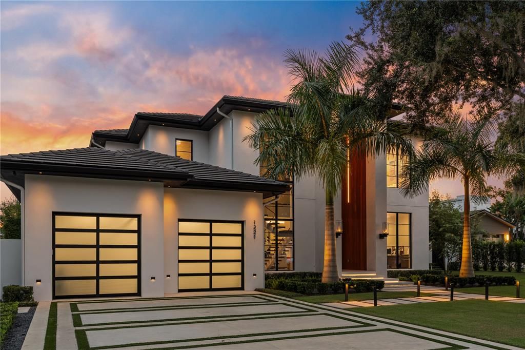 Attached, Exterior, Facade, Modern