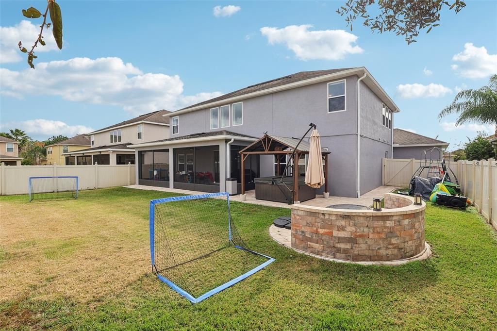Backyard, Exterior, Hot Tub