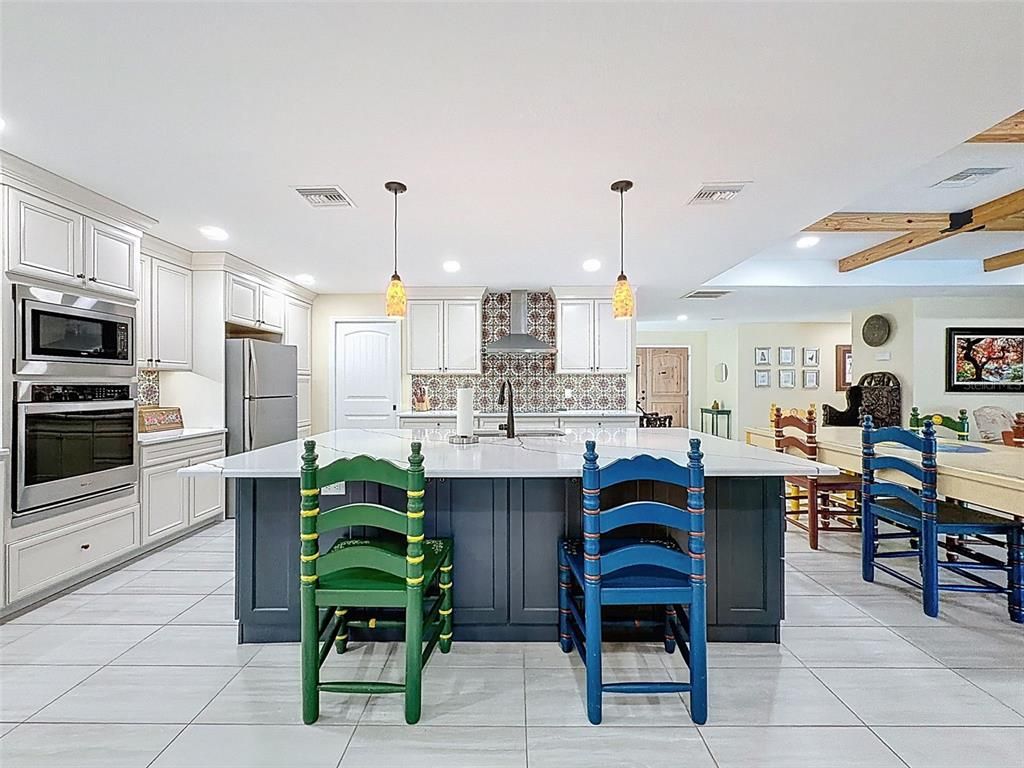 Dining room, Interior, Kitchen, Pendant Lights, Recessed Lighting, Stainless Steel Appliances
