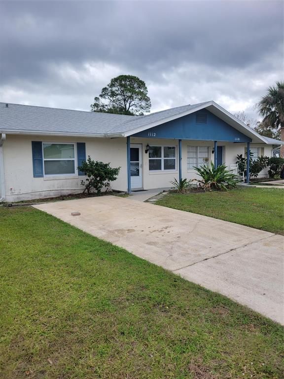 Backyard, Exterior, Facade, Ranch