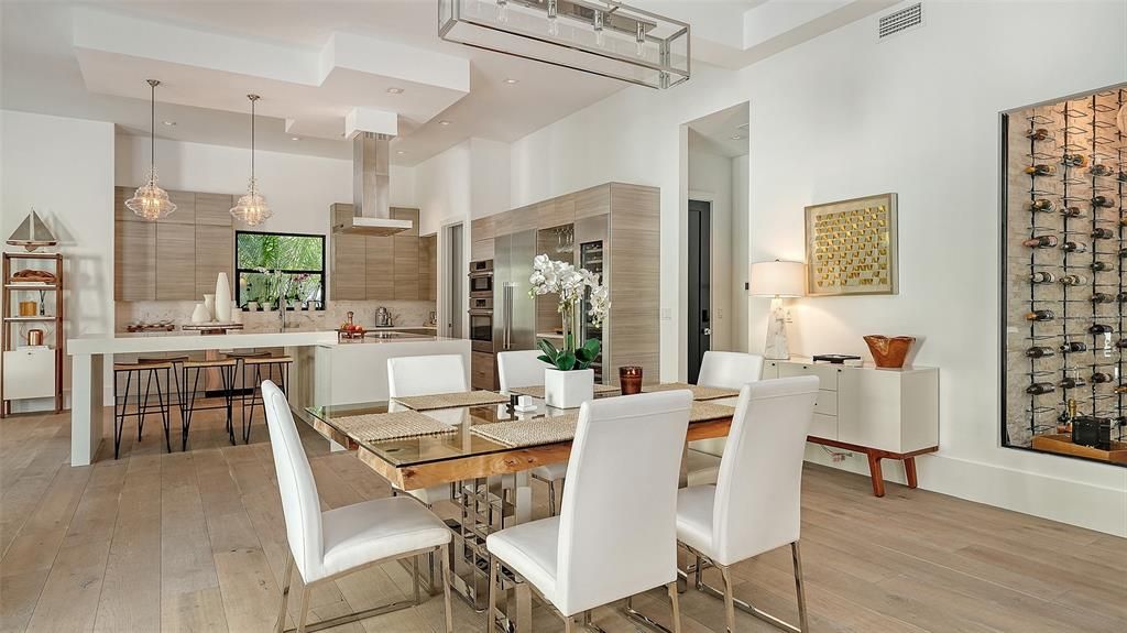 Dining room, Interior, Kitchen, Pendant Lights, Recessed Lighting, Wood Texture Flooring