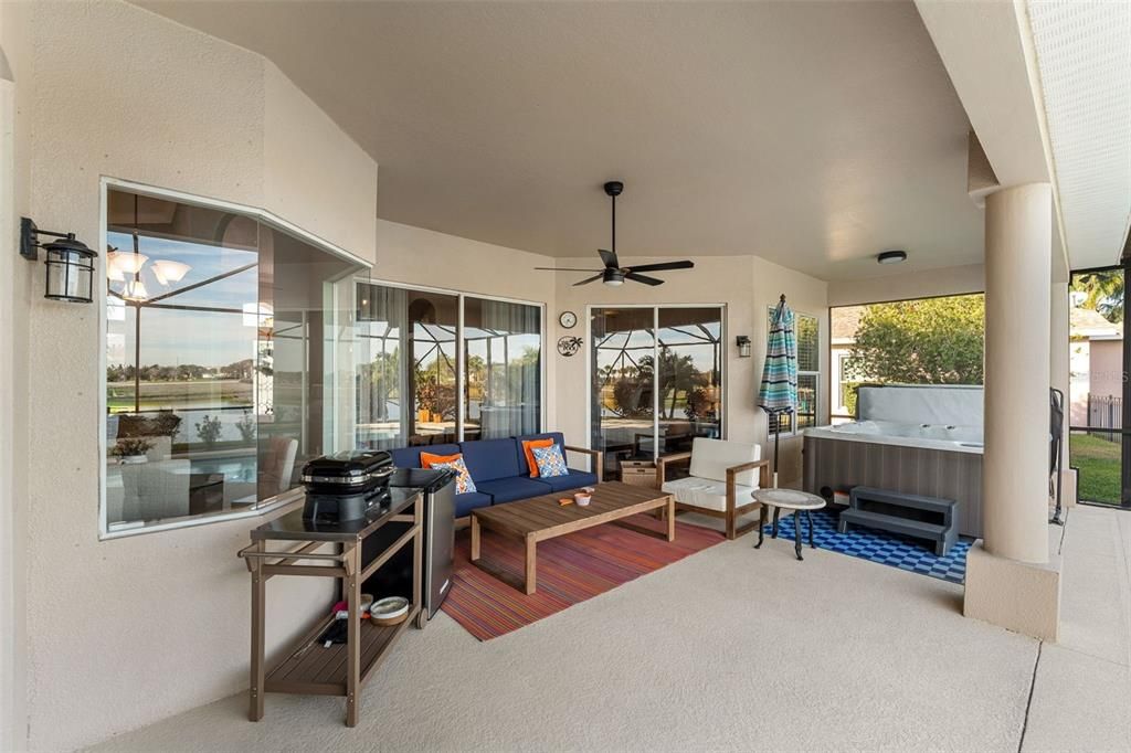 Interior, Living room, Water