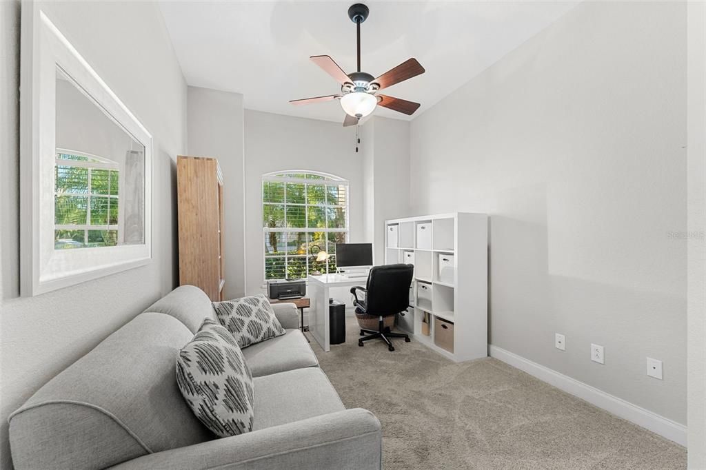 Home Office, Interior