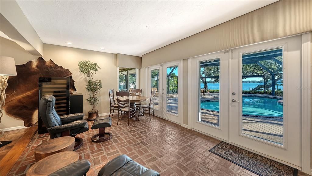 Dining room, Interior, Recessed Lighting