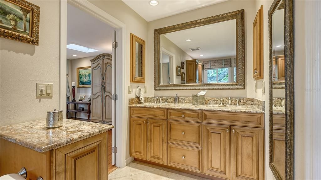 Bathroom, Dual Sink Vanities, Interior, Recessed Lighting
