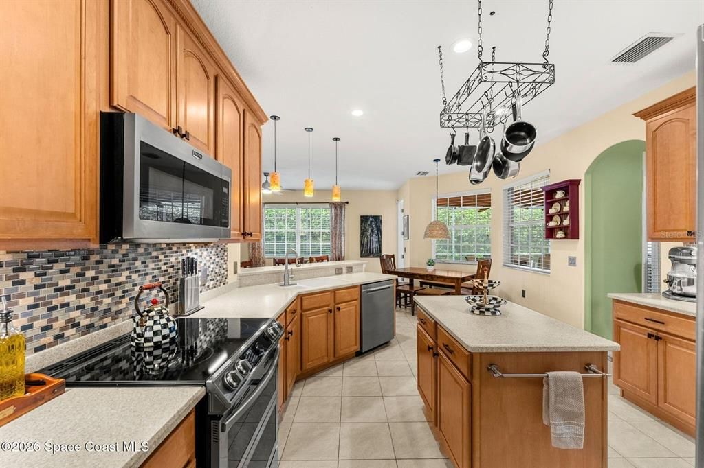 Dining room, Interior, Kitchen, Pendant Lights, Recessed Lighting