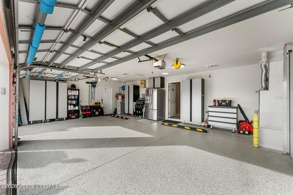 Garage, Interior