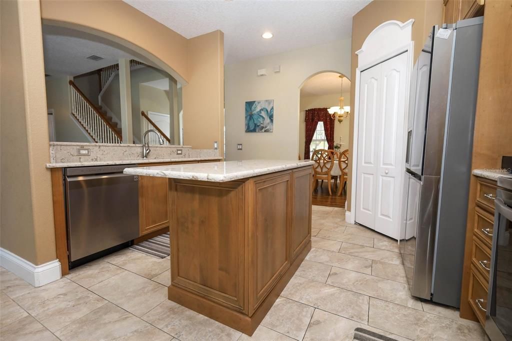 Chandelier, Dining room, Interior, Kitchen, Recessed Lighting, Stainless Steel Appliances