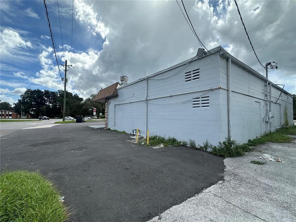 Detached Garage, Exterior