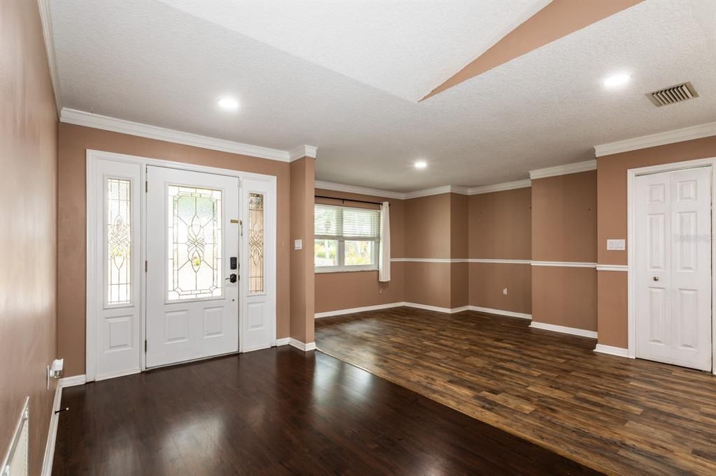 Empty room, Interior, Recessed Lighting, Wood Texture Flooring