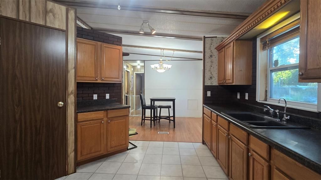 Chandelier, Dining room, Interior, Kitchen, Wood Texture Flooring