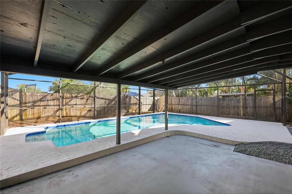 Interior, Pool, Sun Room