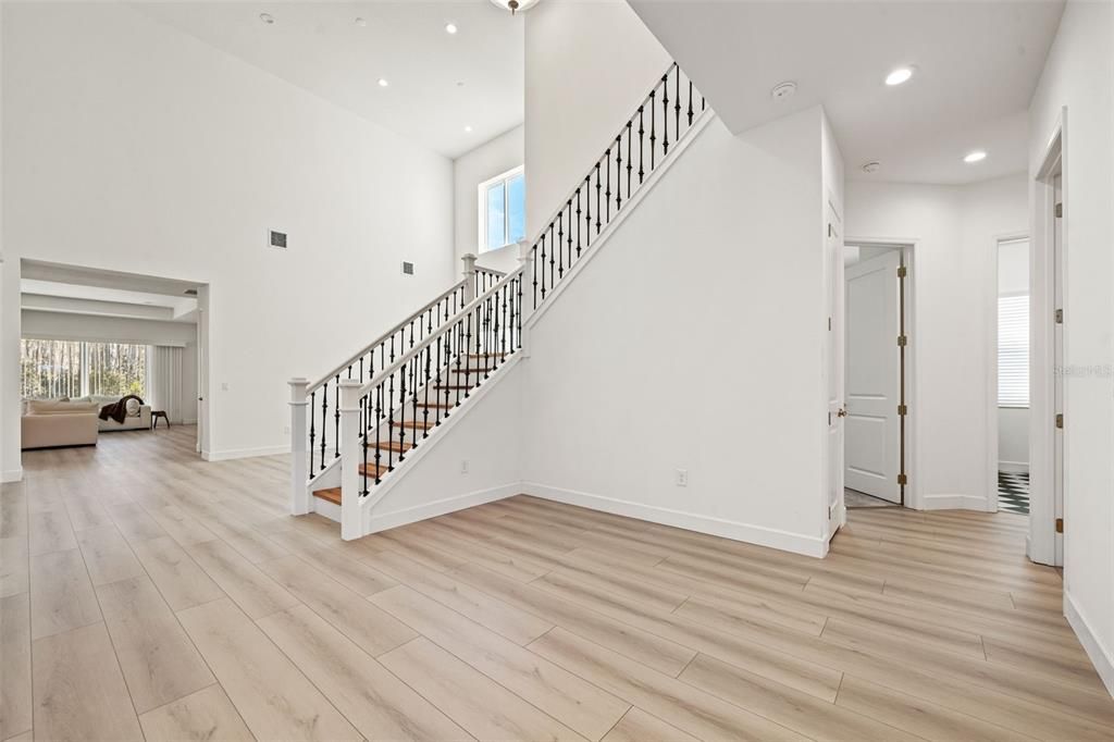 Interior, Recessed Lighting, Wood Texture Flooring