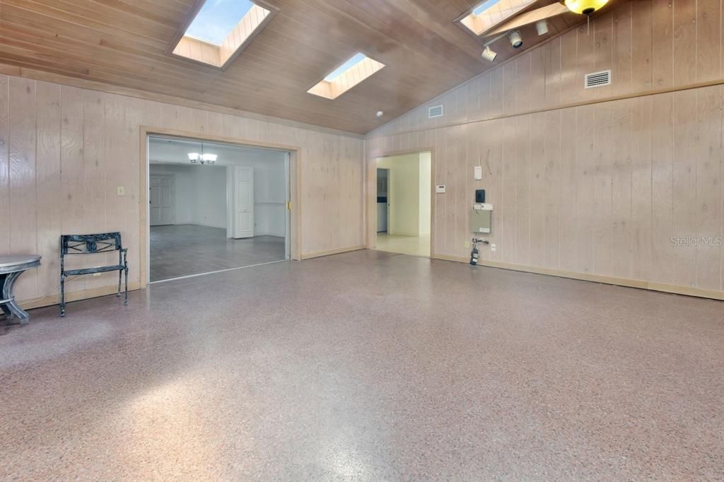 Empty room, Interior, Wooden Ceilings, Wooden Walls