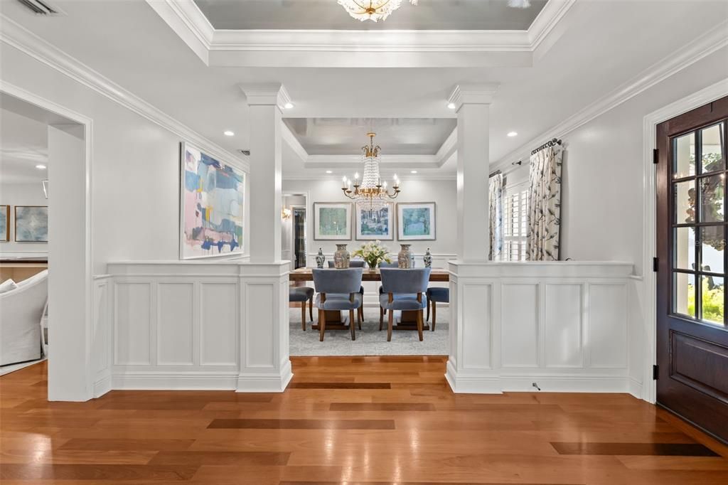 Chandelier, Dining room, Interior, Recessed Lighting, Wood Texture Flooring