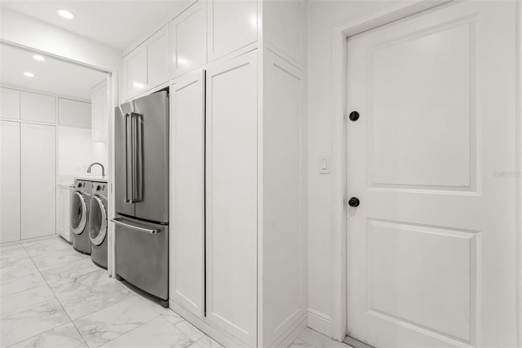 Interior, Marble, Recessed Lighting, Washer