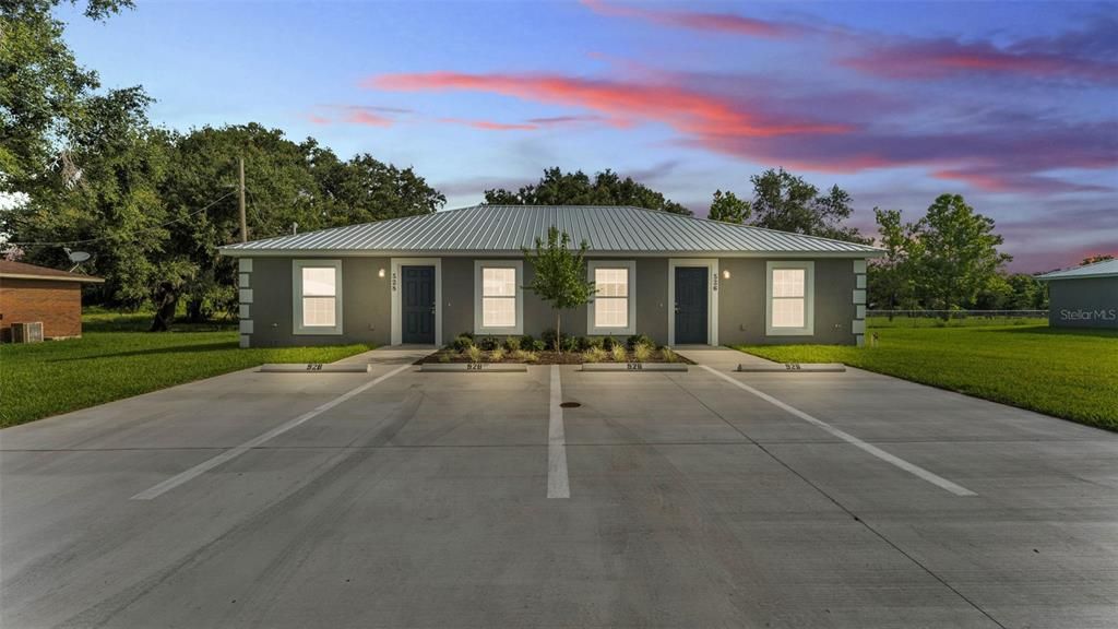 Backyard, Exterior, Facade, Ranch