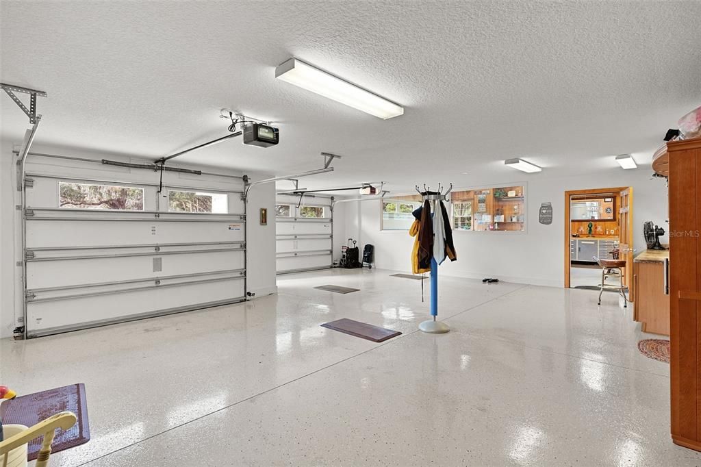 Garage, Interior