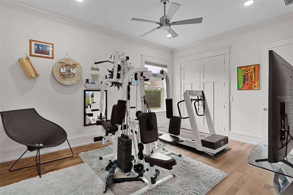 Fitness Equipment, Interior, Recessed Lighting, Wood Texture Flooring