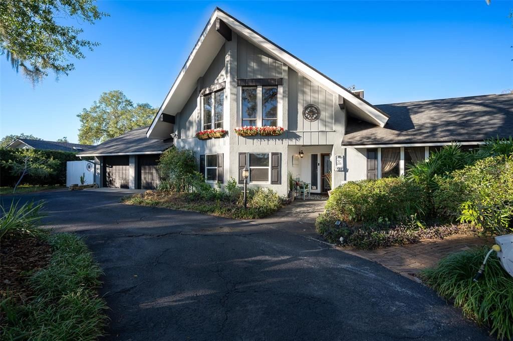 Exterior, Facade, Farmhouse