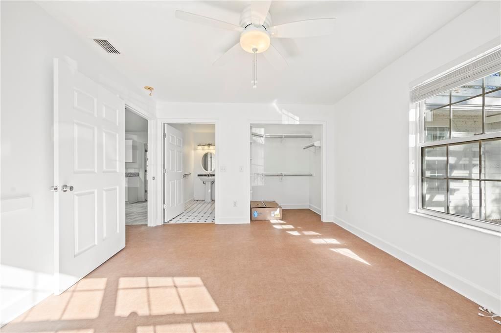 Empty room, Interior, Walk-in Closets