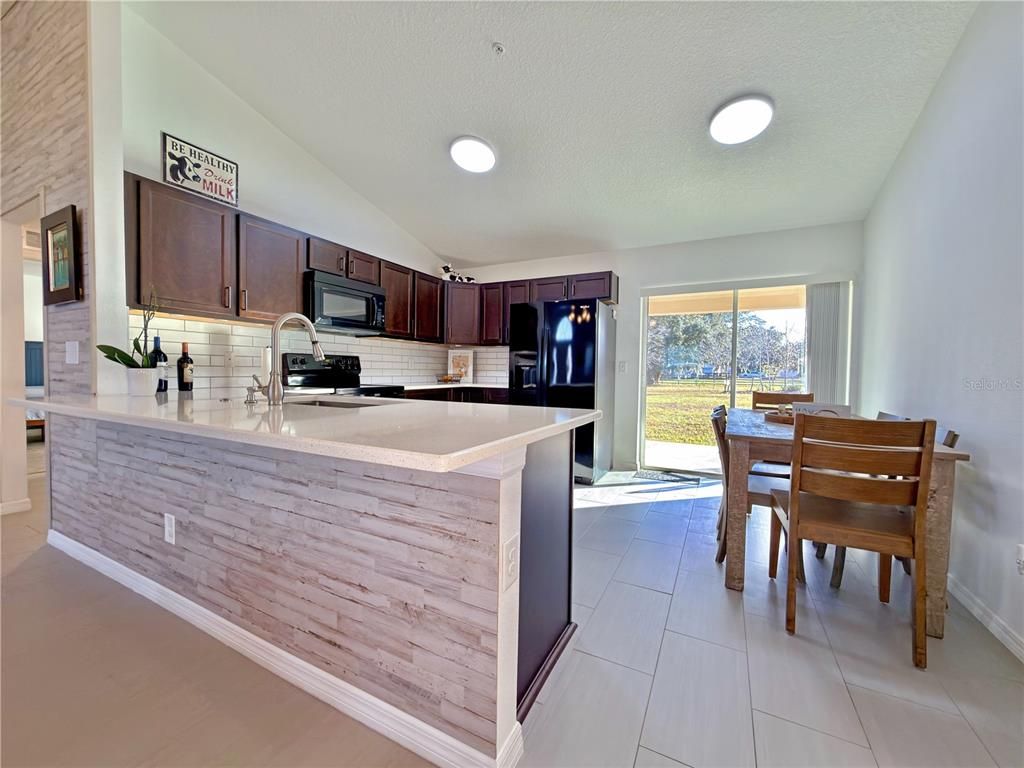 Dining room, Interior, Kitchen, Stainless Steel Appliances