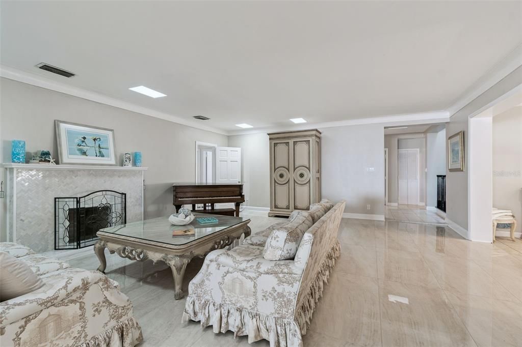 Fireplace, Interior, Living room, Piano, Recessed Lighting