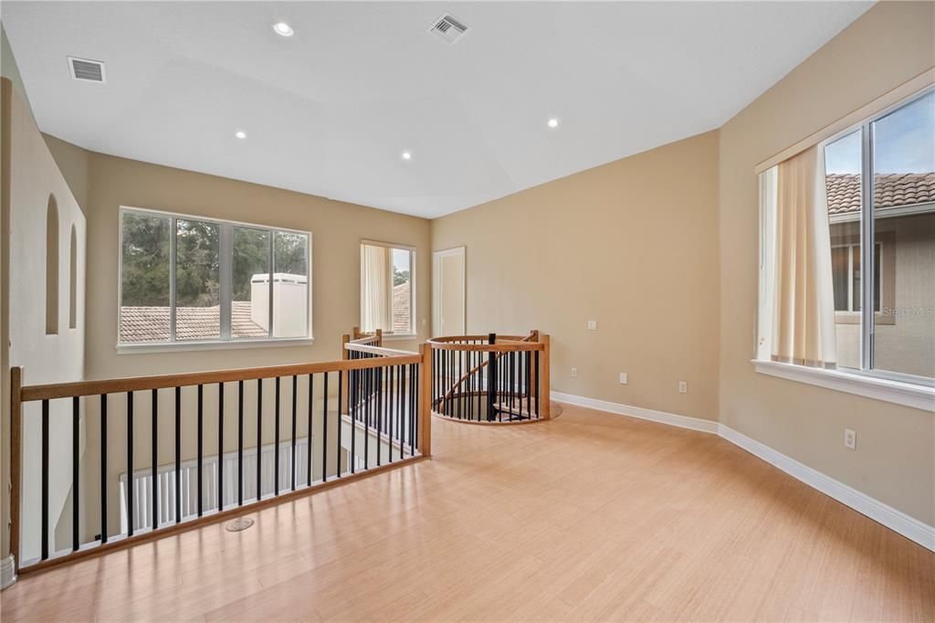Interior, Recessed Lighting, Wood Texture Flooring
