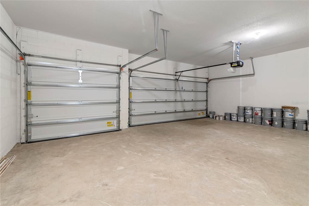 Garage, Interior