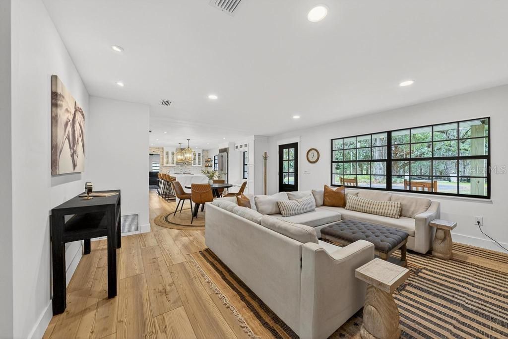 Dining room, Interior, Living room, Pendant Lights, Recessed Lighting, Wood Texture Flooring