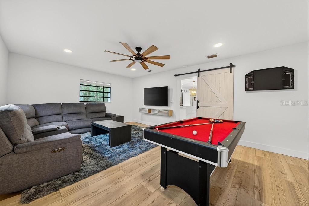 Billiard Table, Game Room, Interior, Living room, Recessed Lighting, Wood Texture Flooring