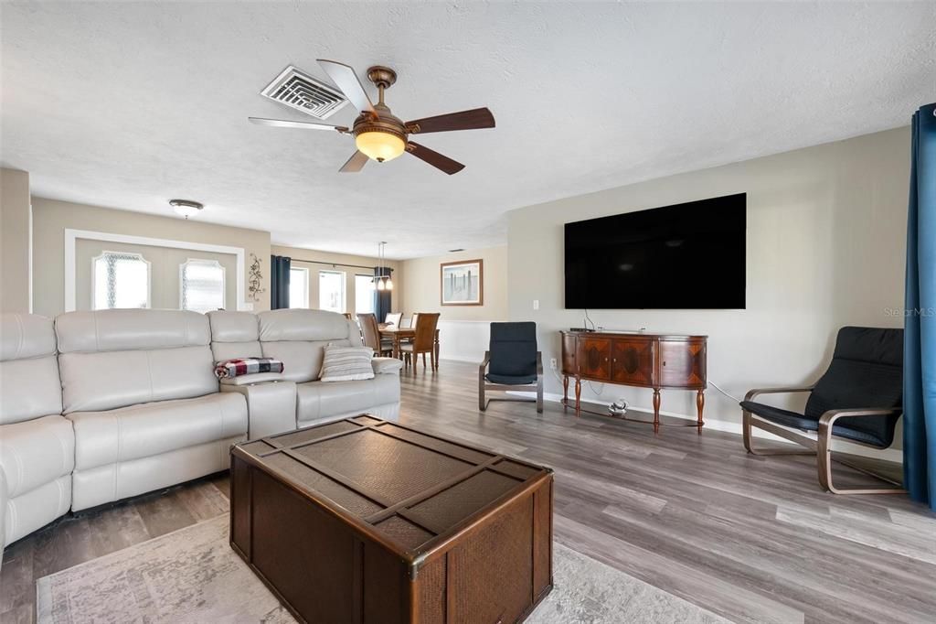 Dining room, Interior, Living room, Pendant Lights, Wood Texture Flooring