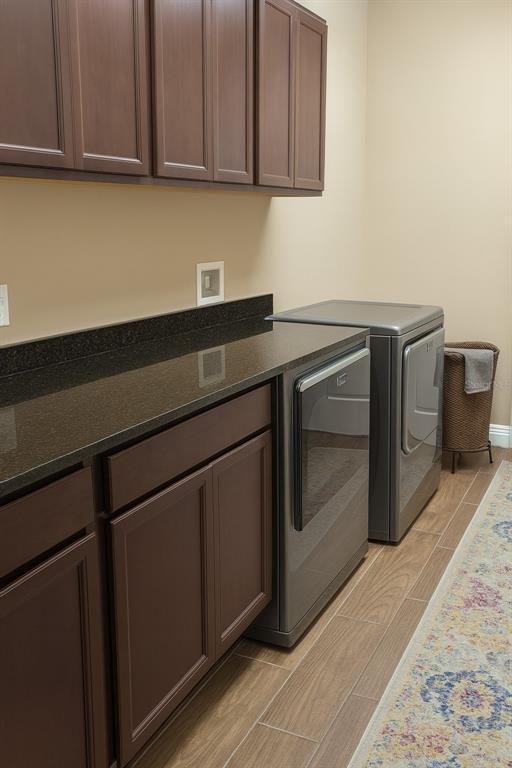 Interior, Washer, Wood Texture Flooring