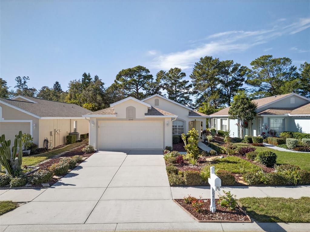 Attached, Exterior, Facade, Ranch