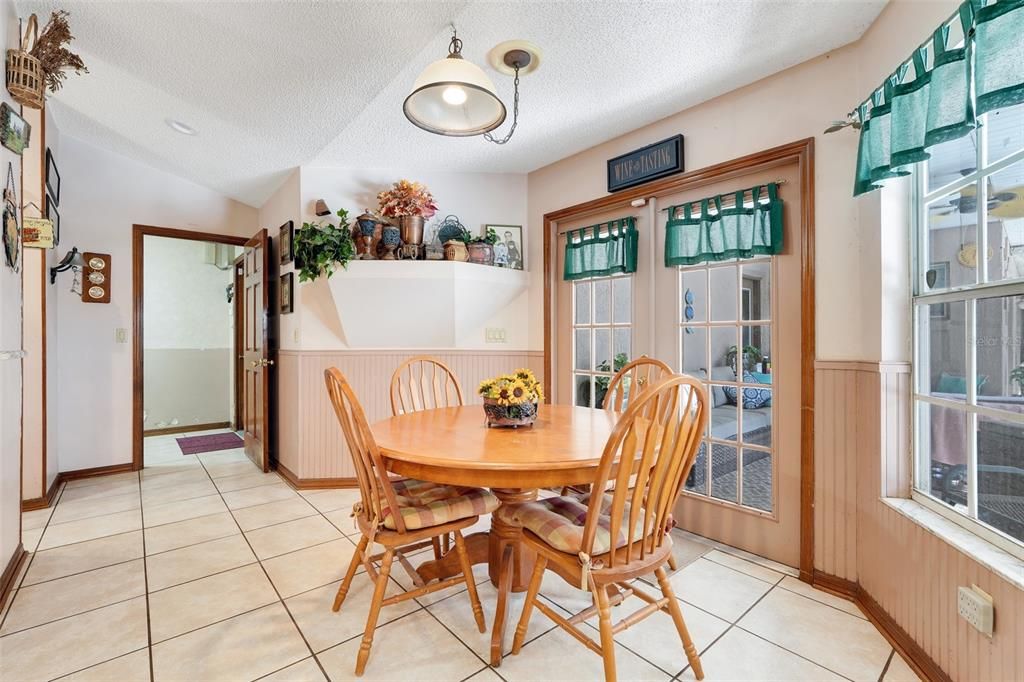 Dining room, Interior