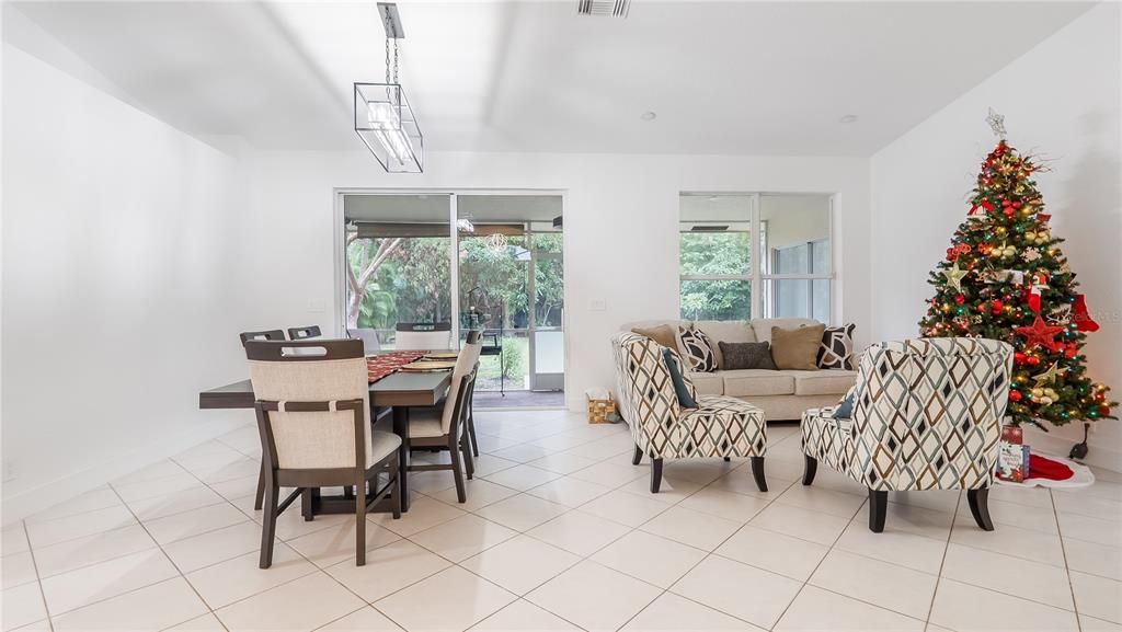 Dining room, Interior, Living room, Pendant Lights