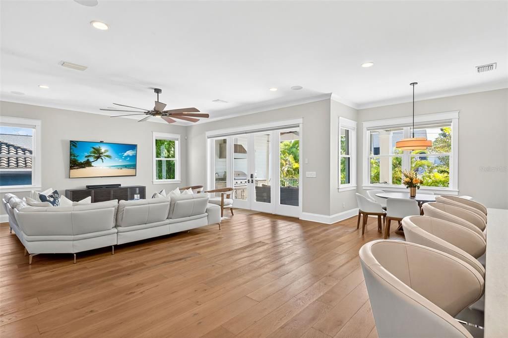 Dining room, Interior, Living room, Pendant Lights, Recessed Lighting, Wood Texture Flooring