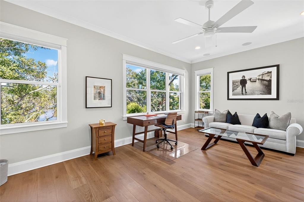 Home Office, Interior, Living room, Recessed Lighting, Wood Texture Flooring