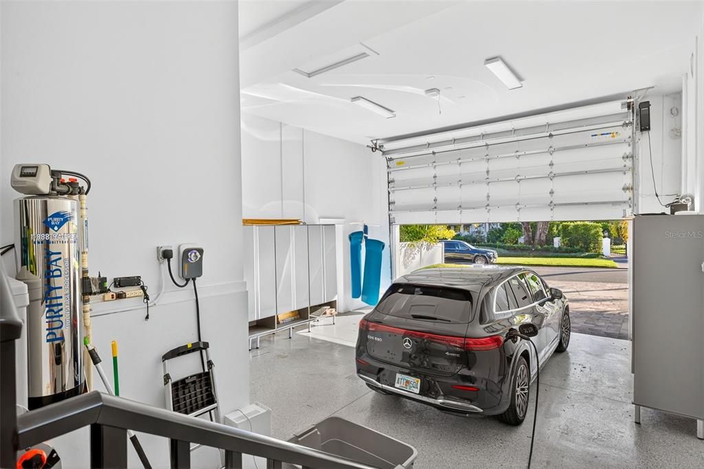 Garage, Interior