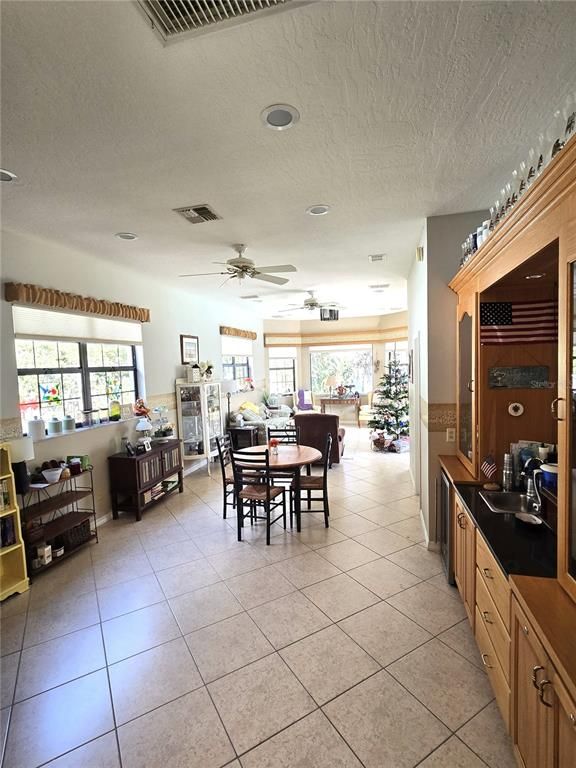 Dining room, Interior, Recessed Lighting