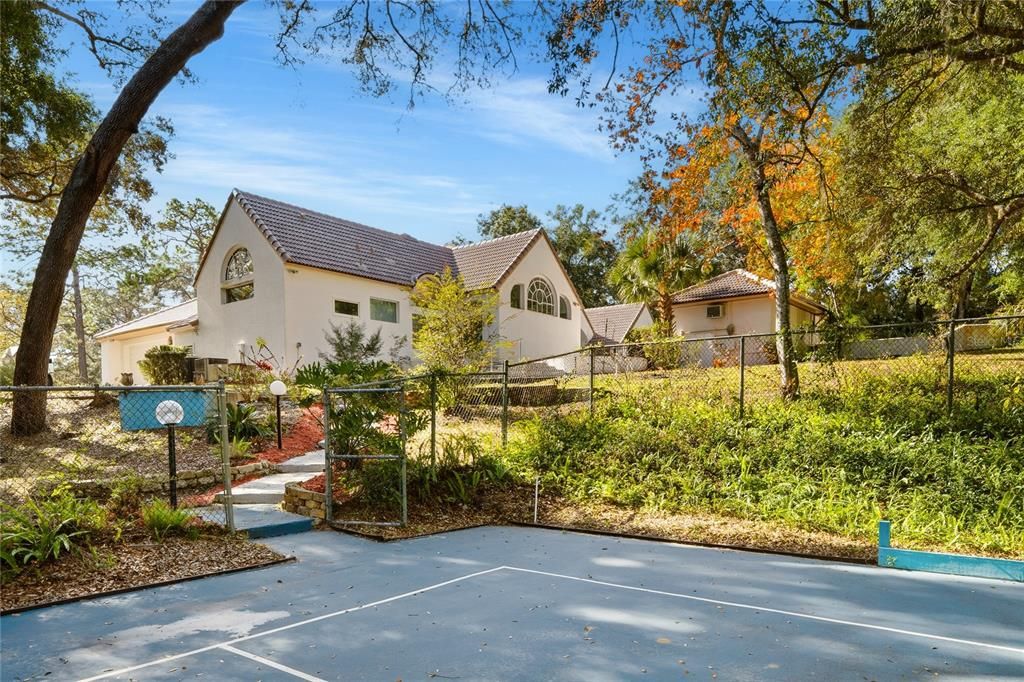 Exterior, Tennis Courts