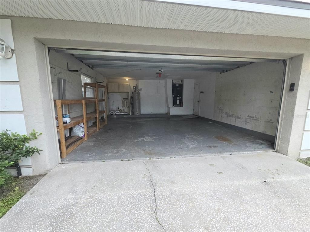 Exterior, Garage