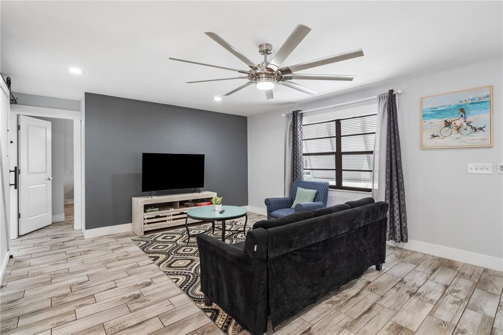 Interior, Living room, Recessed Lighting, Wood Texture Flooring